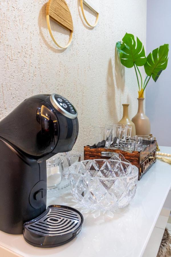 Conforto Com Ar, Tvs Smart, Na Quadra Da Do Forte, Em Frente A Feira Artesanato Cabo Frio