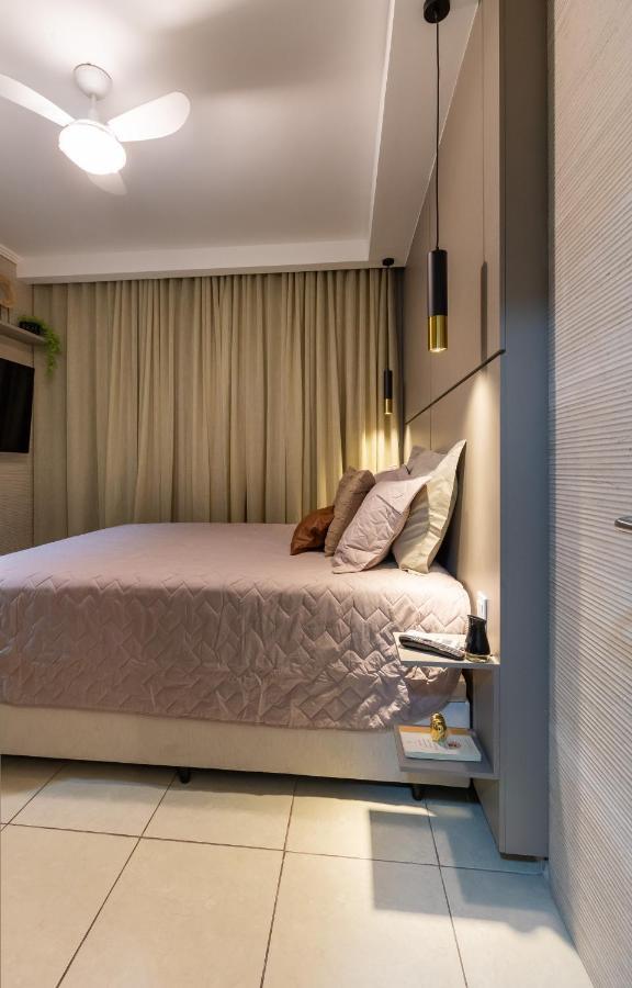 Conforto Com Ar, Tvs Smart, Na Quadra Da Do Forte, Em Frente A Feira Artesanato * Cabo Frio
