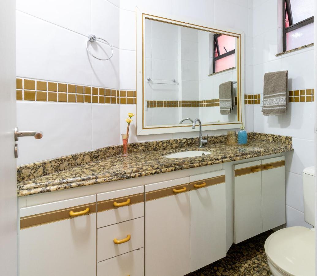 Conforto Com Ar, Tvs Smart, Na Quadra Da Do Forte, Em Frente A Feira Artesanato