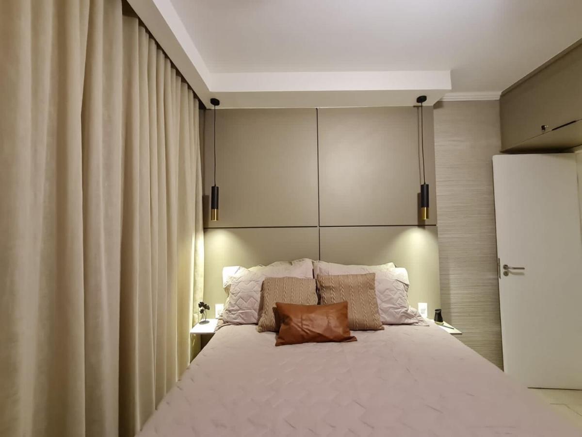 Conforto Com Ar, Tvs Smart, Na Quadra Da Do Forte, Em Frente A Feira Artesanato *